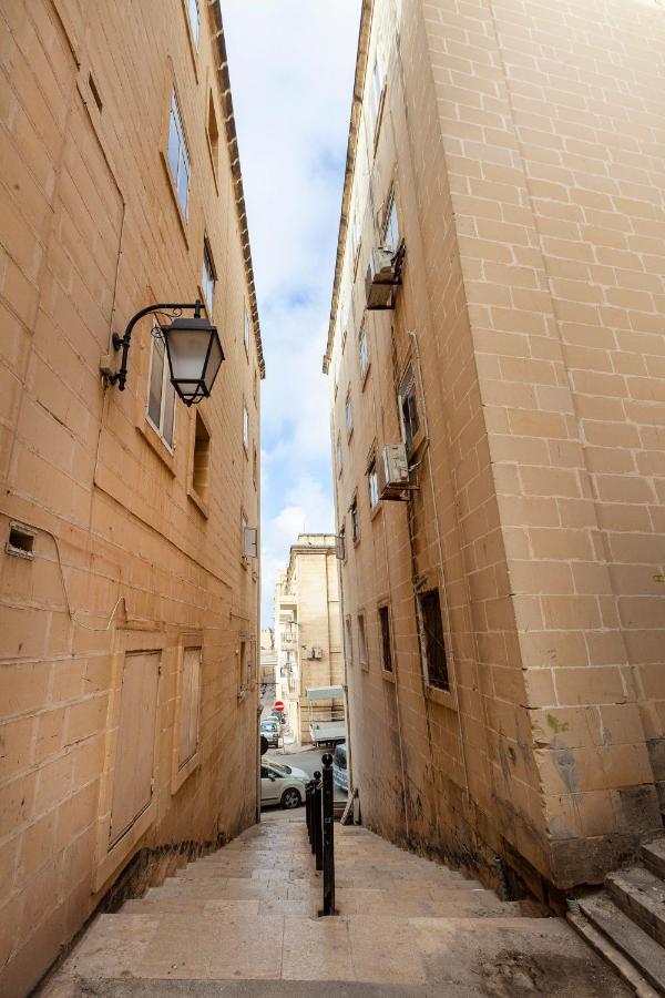Designer Home With Comfy Sofa In Central Valletta By 360 Estates Екстер'єр фото